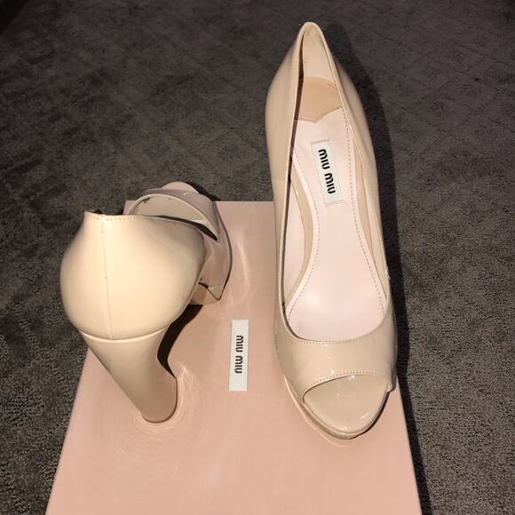 MIU MIU CLASSIC PEEP TOE NUDE PATENT LEATHER HEELS - Picture 3 of 8